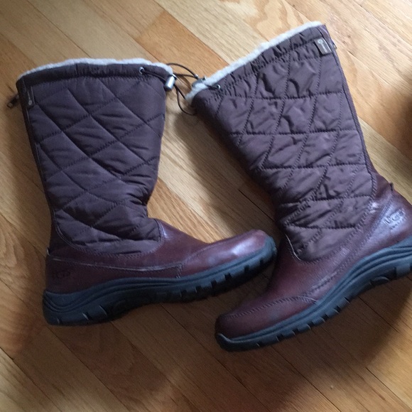 Shoes - Uggs Snowpeak waterproof boots 9